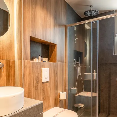 Wellnest Hotel