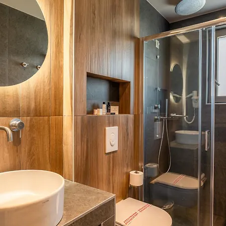 Hotel Wellnest 3*